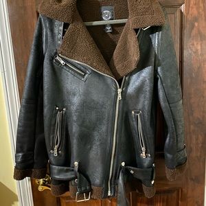 Oversize leather jacket with brown Sherpa